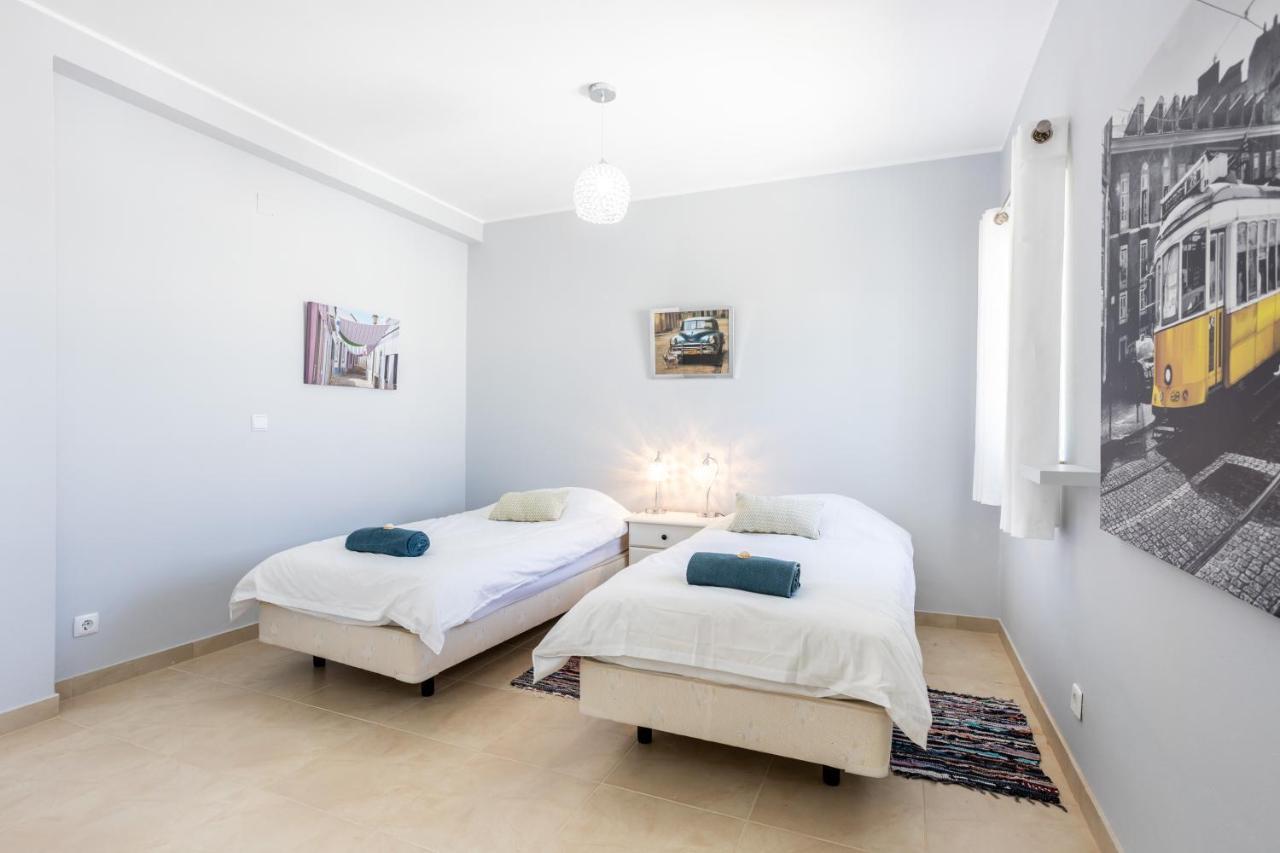 Newly Renovated 2 Bedroom Townhouse - Close To Salema Beach المظهر الخارجي الصورة