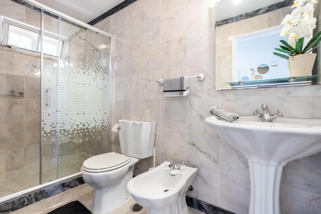 Newly Renovated 2 Bedroom Townhouse - Close To Salema Beach المظهر الخارجي الصورة
