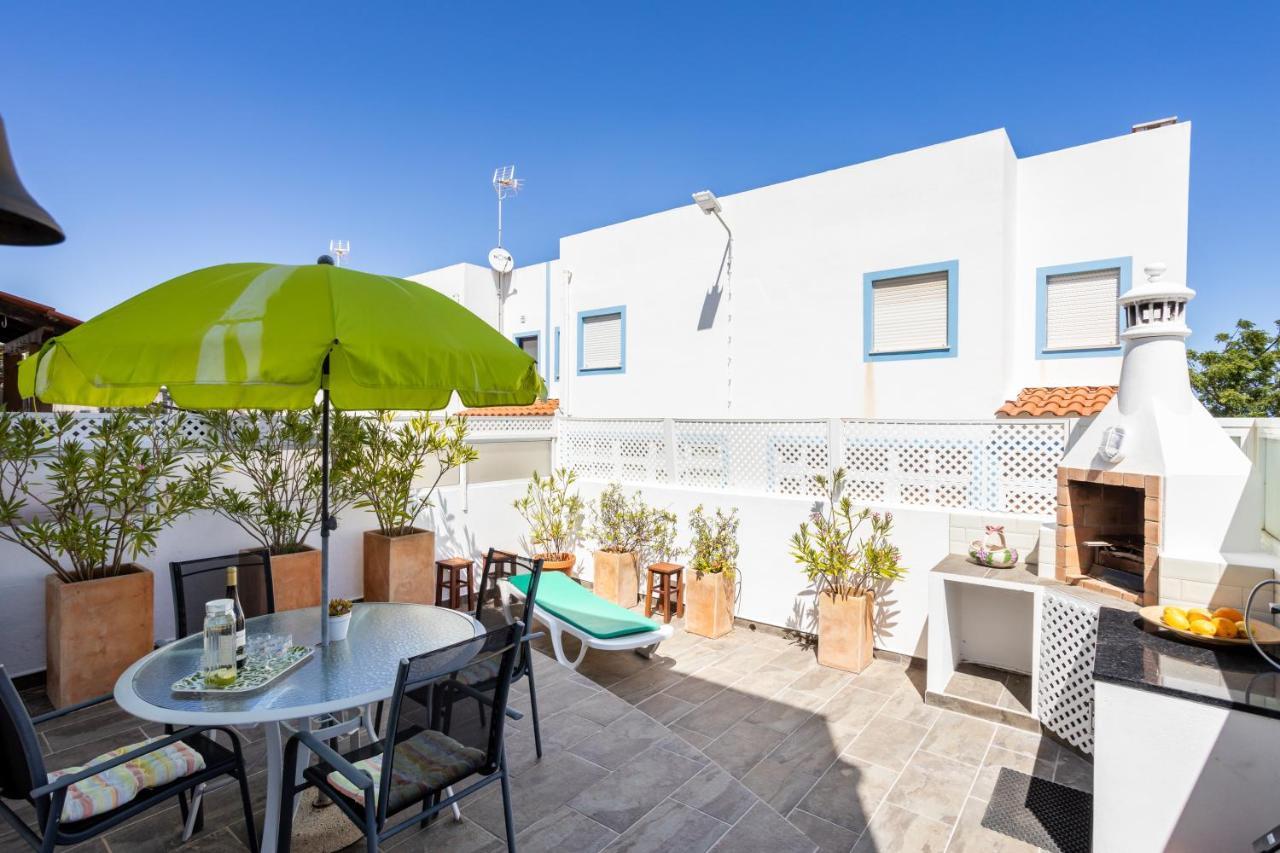 Newly Renovated 2 Bedroom Townhouse - Close To Salema Beach المظهر الخارجي الصورة